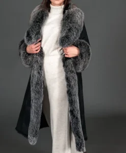 Donna D'Arienzo Ada - Cappotto in pelliccia di lapin nappato nero con collo in volpe brinata