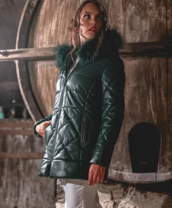 Donna D'Arienzo Chloe - Piumino in pelle naturale verde con cappuccio bordato pelliccia