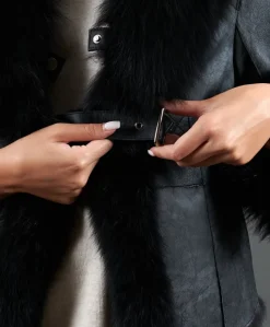 Donna D'Arienzo Clara - Giacca in pelliccia di lapin nappato nero con collo in volpe