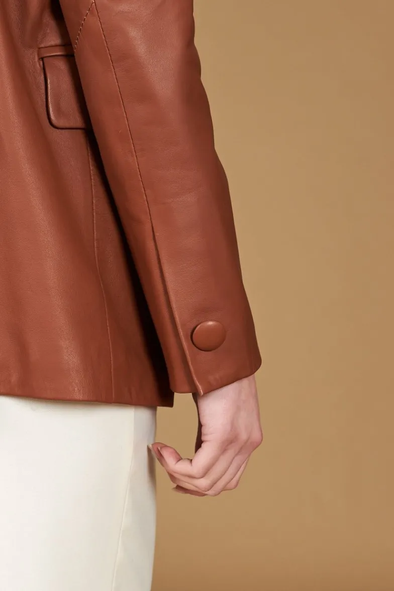 Donna D'Arienzo Giada - Blazer doppiopetto in pelle color cuoio chiusura bottone