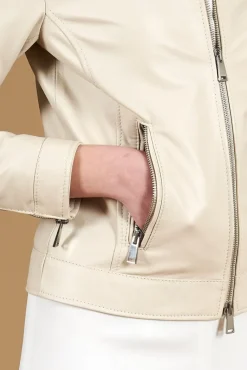 Donna D'Arienzo Linda - Giacca biker in pelle color crema effetto liscio due tasche