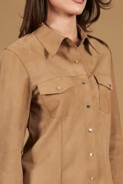 Donna D'Arienzo Megan - Camicia in pelle scamosciata beige con bottoni a pressione