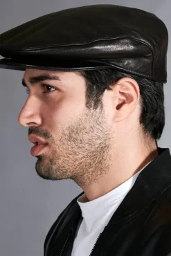Uomo D'Arienzo Palermo - Coppola in pelle nera uomo visiera con bottone a pressione