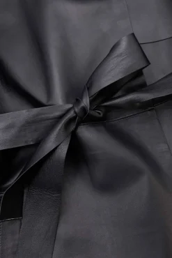 Donna D'Arienzo Sienna - Cappotto in pelle nera nappa effetto liscio con cintura