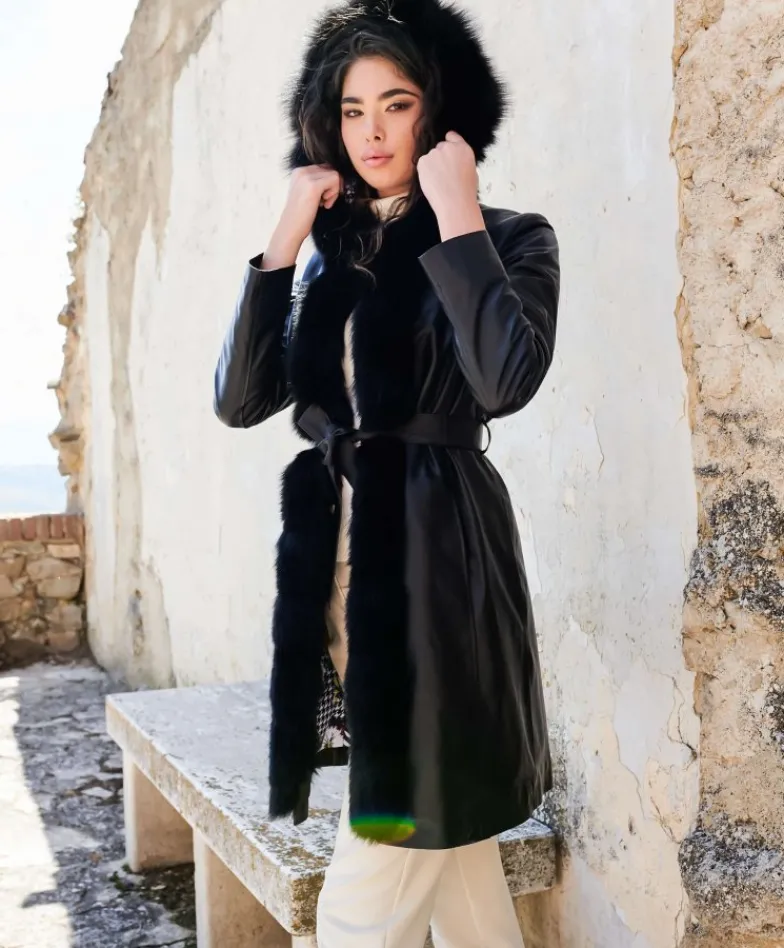 Donna D'Arienzo Tina - Cappotto in pelle nera con cappuccio bordato pelliccia