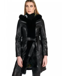 Donna D'Arienzo Tina - Cappotto in pelle nera con cappuccio bordato pelliccia