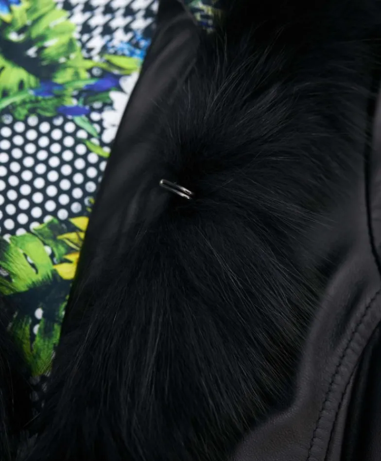 Donna D'Arienzo Tina - Cappotto in pelle nera con cappuccio bordato pelliccia