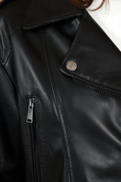 Donna D'Arienzo Xenia - Chiodo oversize corto in pelle nera con cintura